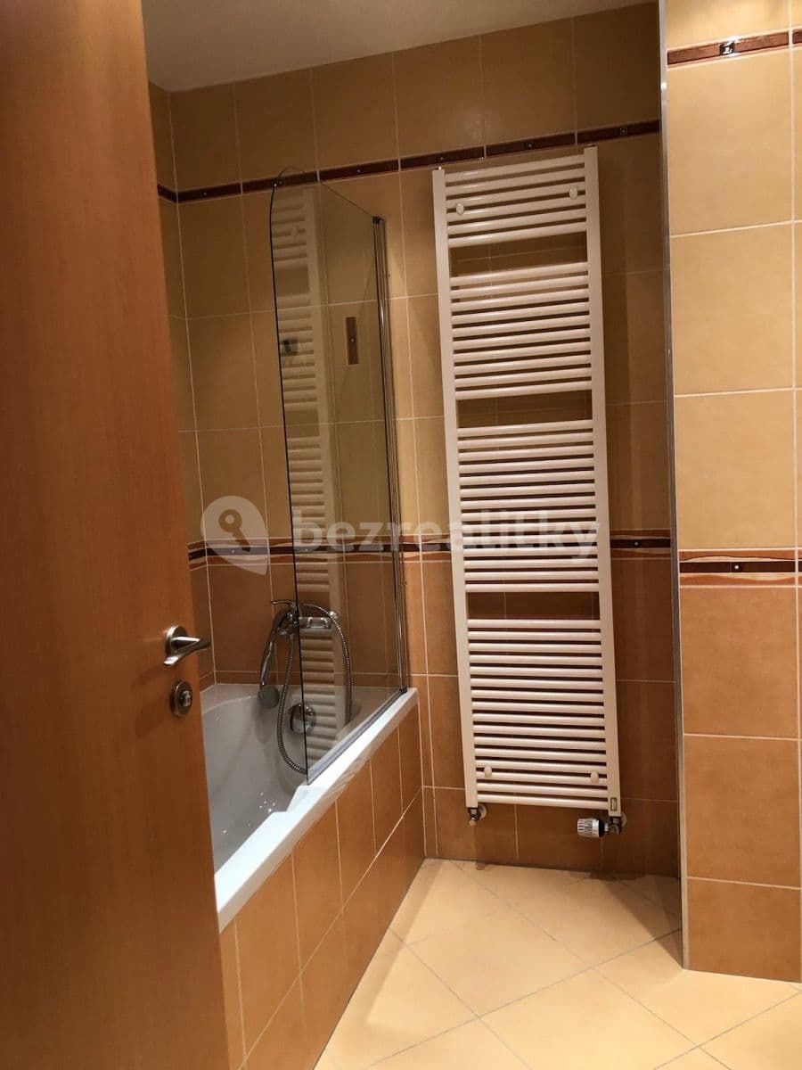 Prenájom bytu 1-izbový 32 m², Milotická, Praha, Praha Prenájom bytu 1-izbový 32 m², Milotická, Praha, Praha