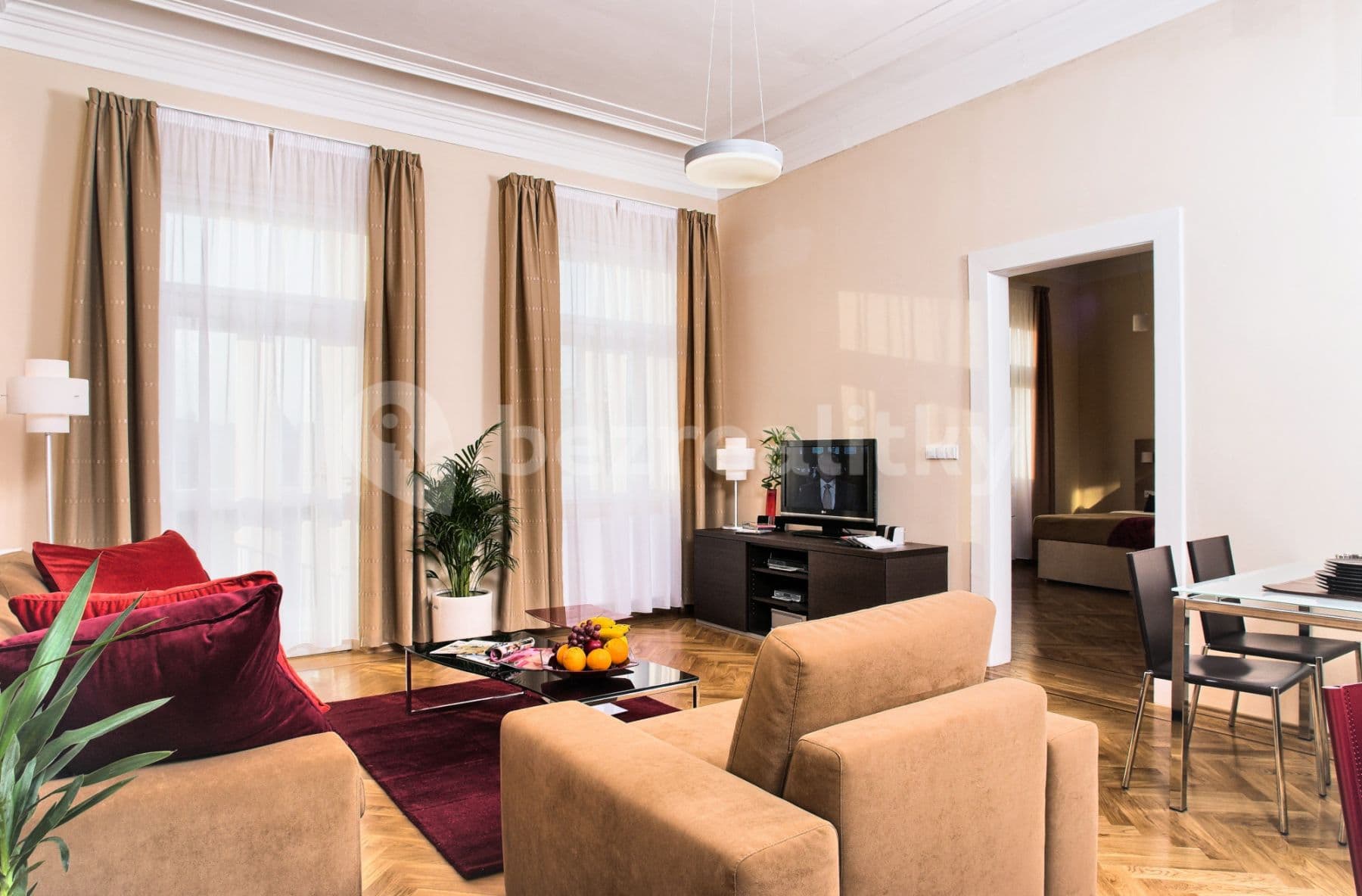 Prenájom bytu 2-izbový 80 m², Karoliny Světlé, Praha, Praha