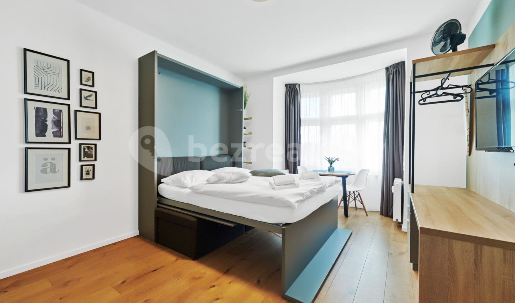 Prenájom bytu 1-izbový 30 m², Strakonická, Praha, Praha