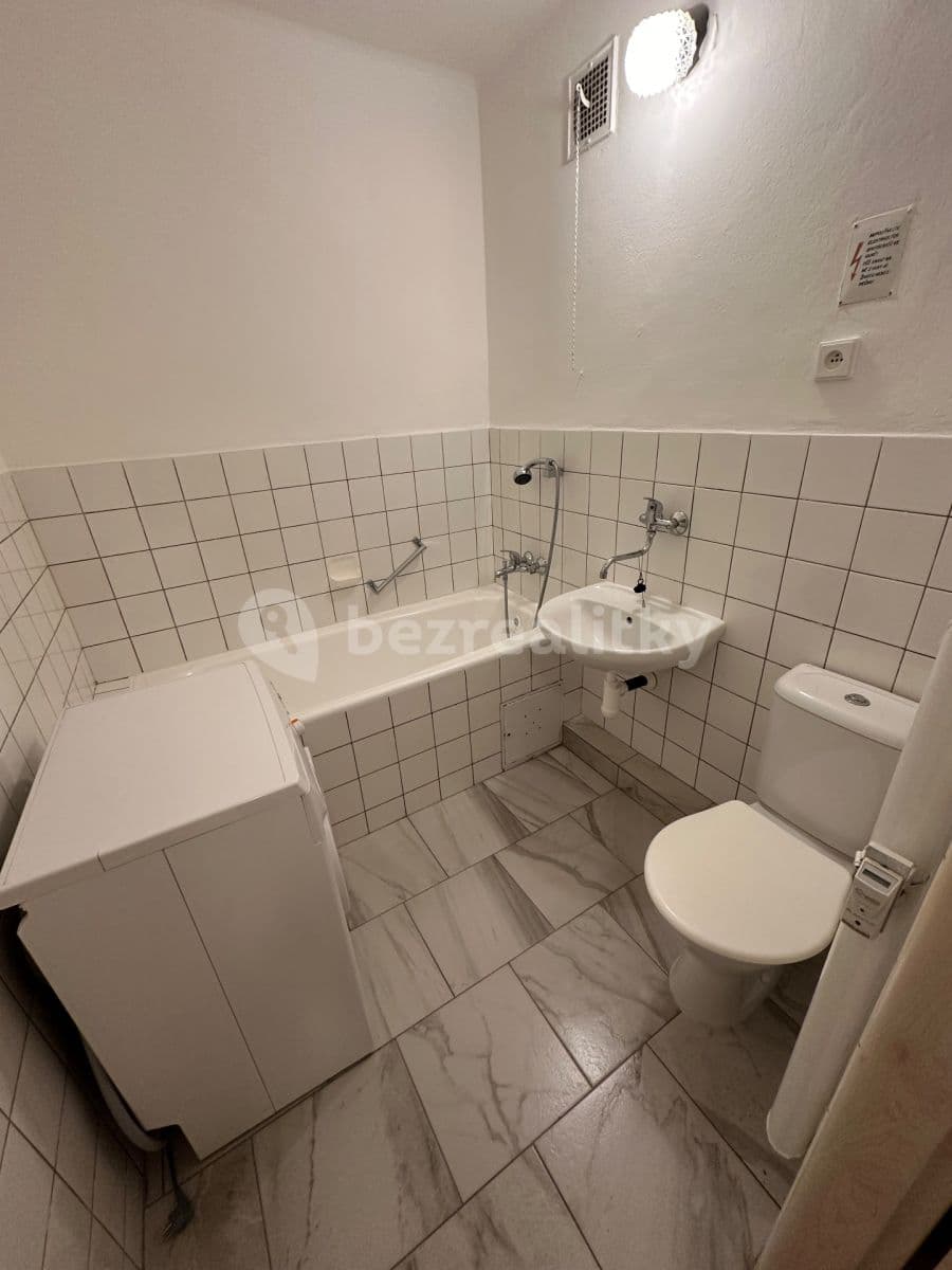 Prenájom bytu 1-izbový 50 m², Tománkova, Přerov, Olomoucký kraj
