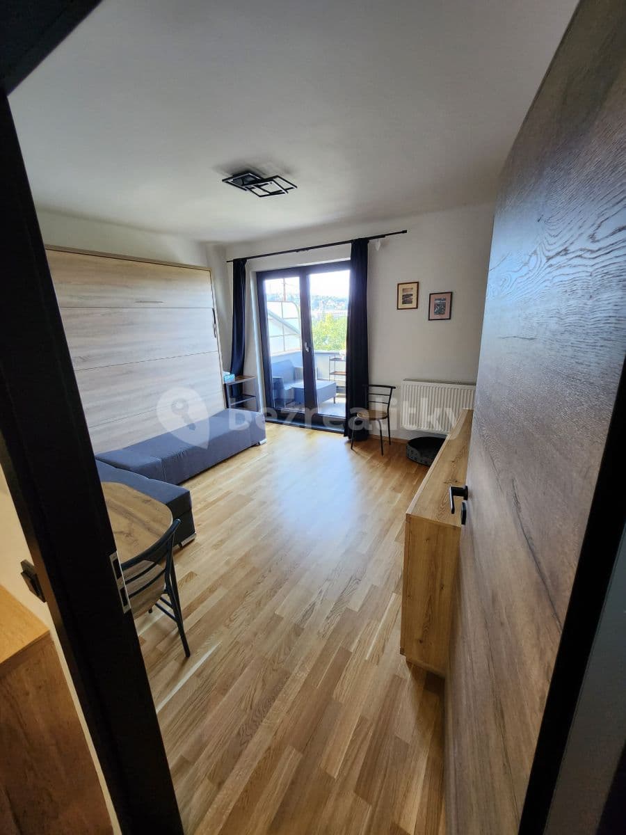 Prenájom bytu 1-izbový 28 m², Podolská, Praha, Praha Prenájom bytu 1-izbový 28 m², Podolská, Praha, Praha