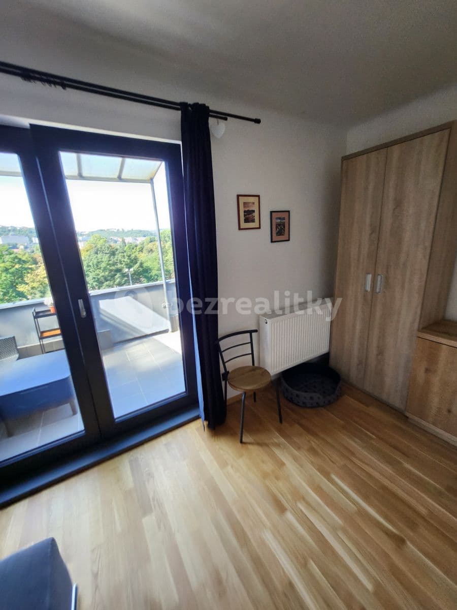 Prenájom bytu 1-izbový 28 m², Podolská, Praha, Praha Prenájom bytu 1-izbový 28 m², Podolská, Praha, Praha
