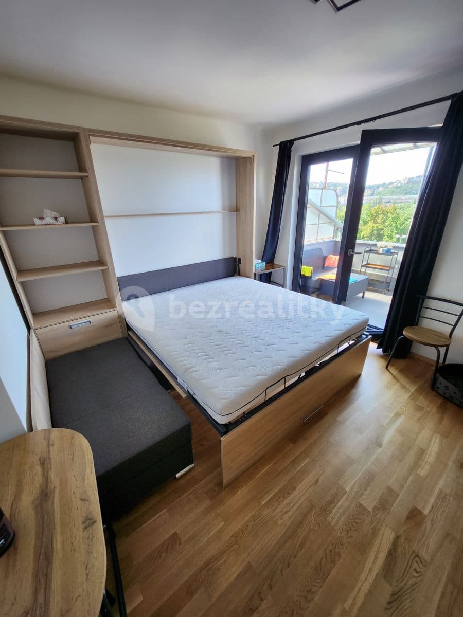 Prenájom bytu 1-izbový 28 m², Podolská, Praha, Praha Prenájom bytu 1-izbový 28 m², Podolská, Praha, Praha