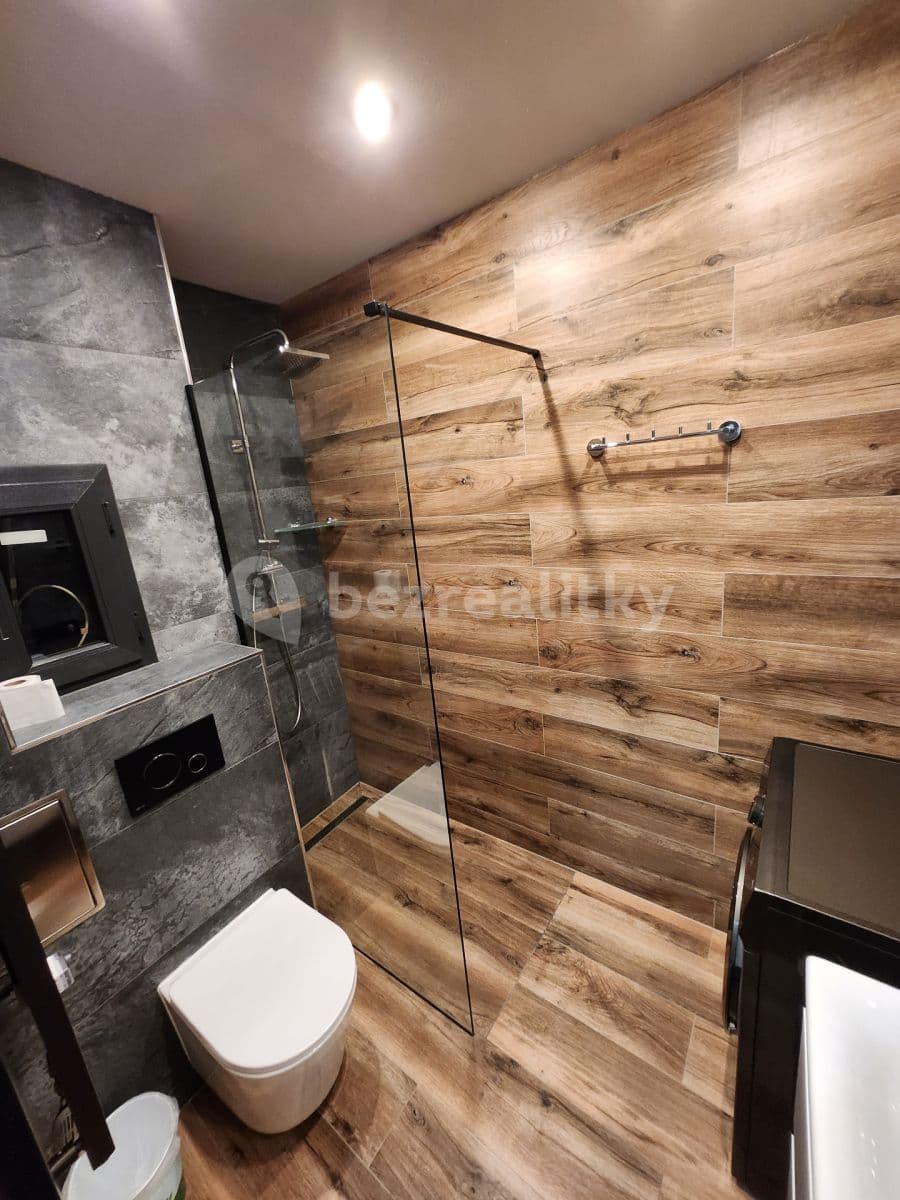 Prenájom bytu 1-izbový 28 m², Podolská, Praha, Praha Prenájom bytu 1-izbový 28 m², Podolská, Praha, Praha