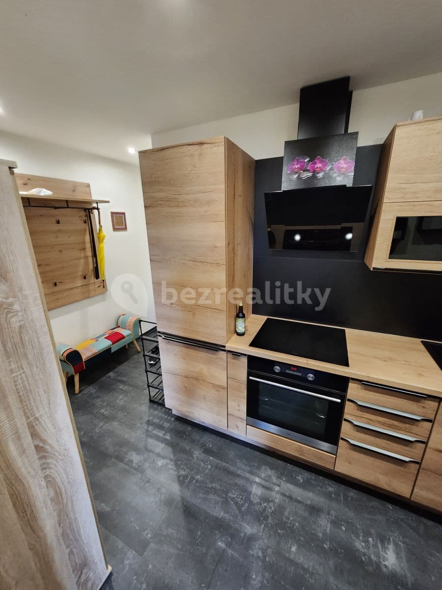 Prenájom bytu 1-izbový 28 m², Podolská, Praha, Praha Prenájom bytu 1-izbový 28 m², Podolská, Praha, Praha