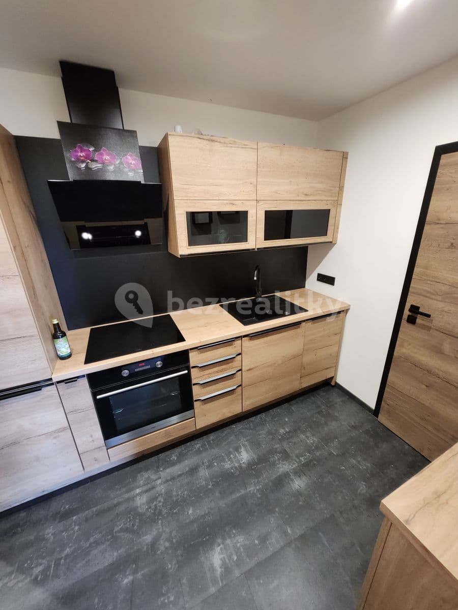 Prenájom bytu 1-izbový 28 m², Podolská, Praha, Praha Prenájom bytu 1-izbový 28 m², Podolská, Praha, Praha
