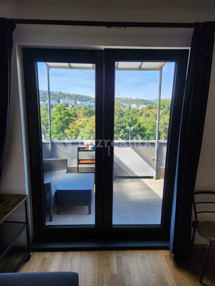 Prenájom bytu 1-izbový 28 m², Podolská, Praha, Praha Prenájom bytu 1-izbový 28 m², Podolská, Praha, Praha