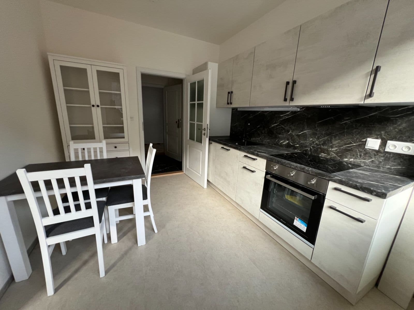 Prenájom bytu 1-izbový 30 m², třída Dukelských hrdinů, Jáchymov, Karlovarský kraj Prenájom bytu 1-izbový 30 m², třída Dukelských hrdinů, Jáchymov, Karlovarský kraj