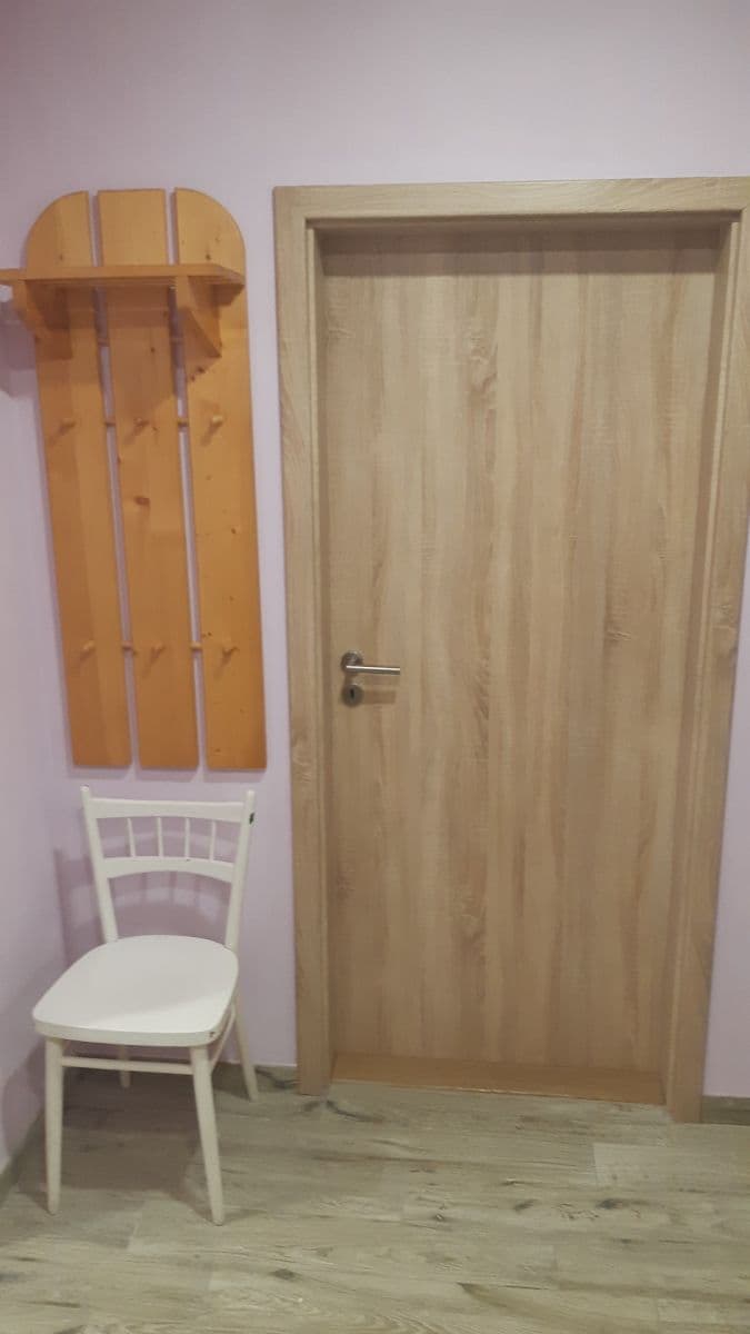 Prenájom bytu 4-izbový 95 m², Matúškova, Praha, Praha Prenájom bytu 4-izbový 95 m², Matúškova, Praha, Praha
