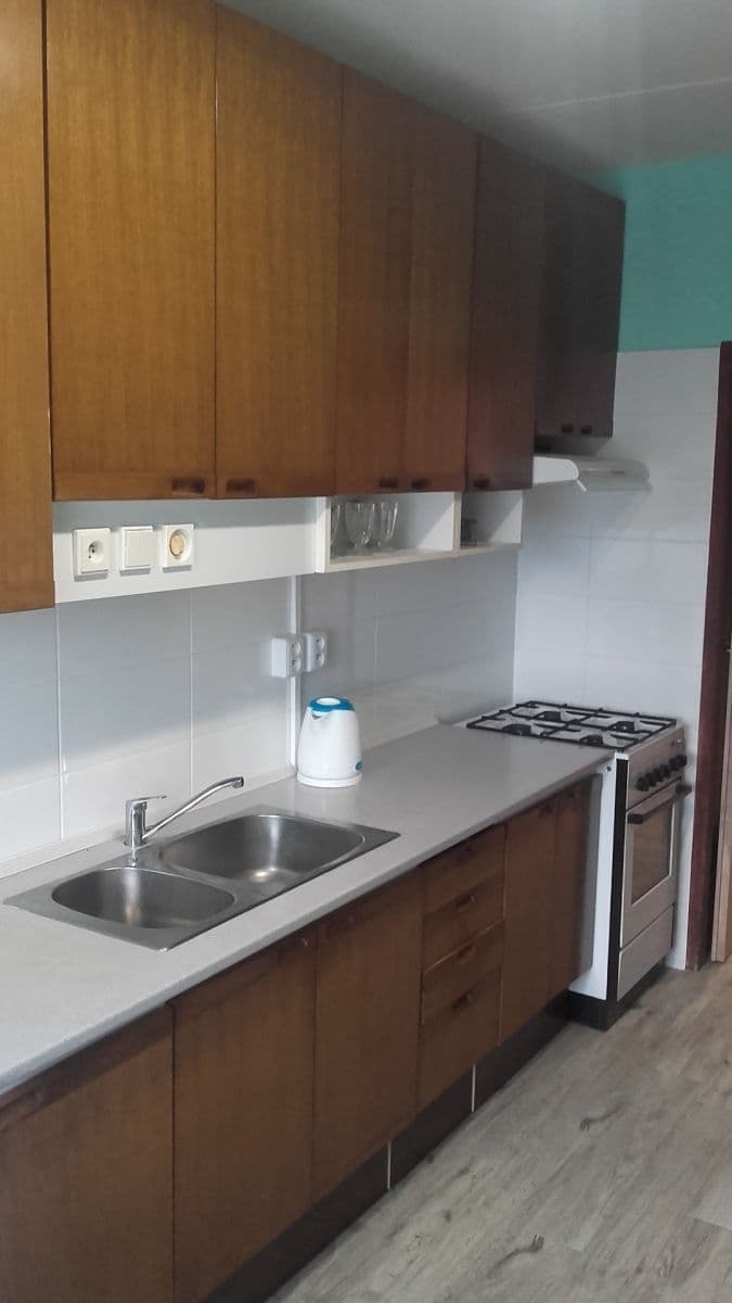 Prenájom bytu 4-izbový 95 m², Matúškova, Praha, Praha Prenájom bytu 4-izbový 95 m², Matúškova, Praha, Praha