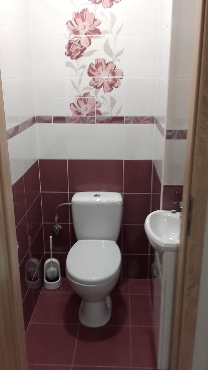 Prenájom bytu 4-izbový 95 m², Matúškova, Praha, Praha Prenájom bytu 4-izbový 95 m², Matúškova, Praha, Praha