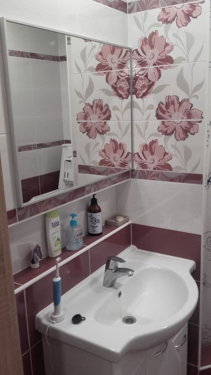 Prenájom bytu 4-izbový 95 m², Matúškova, Praha, Praha Prenájom bytu 4-izbový 95 m², Matúškova, Praha, Praha