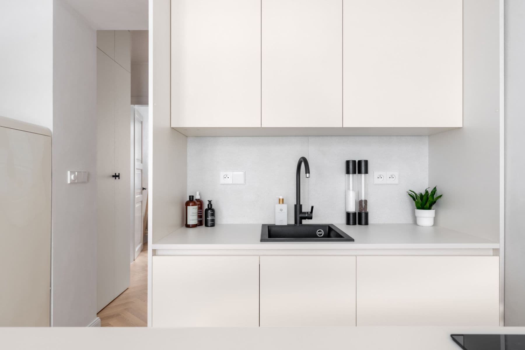 Prenájom bytu 35 m², Sevastopolská, Praha, Praha Prenájom bytu 35 m², Sevastopolská, Praha, Praha