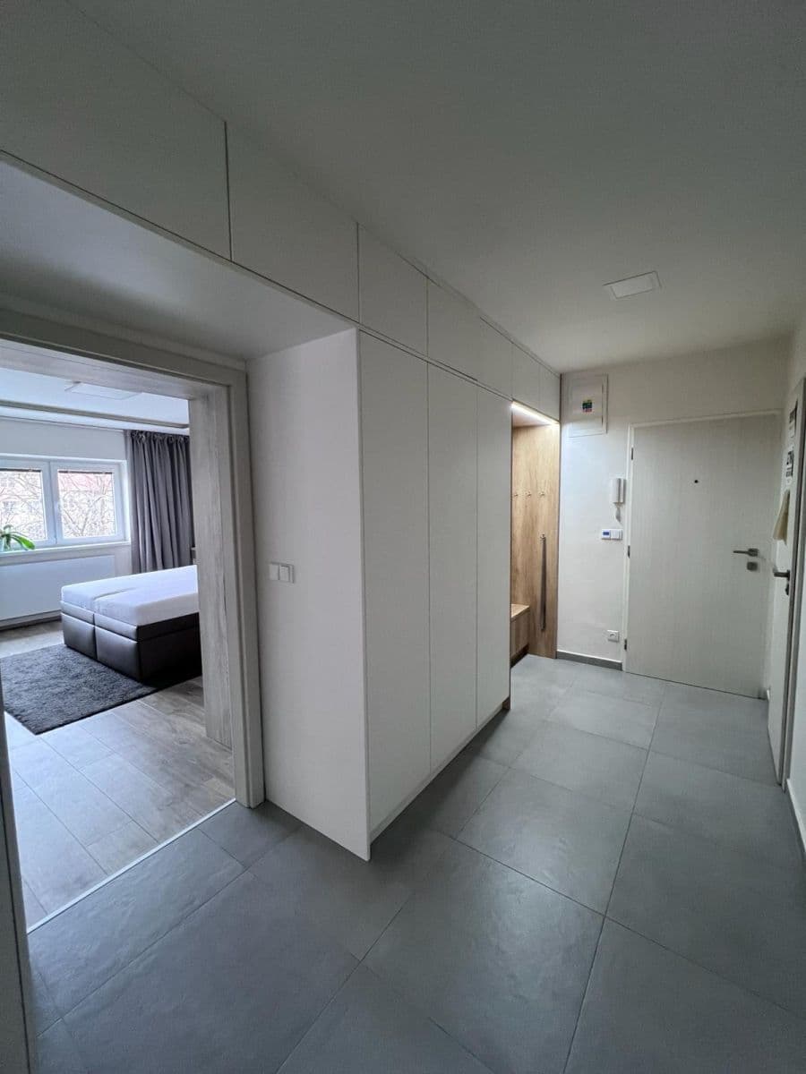 Prenájom bytu 2-izbový 66 m², Oblouková, Praha, Praha Prenájom bytu 2-izbový 66 m², Oblouková, Praha, Praha