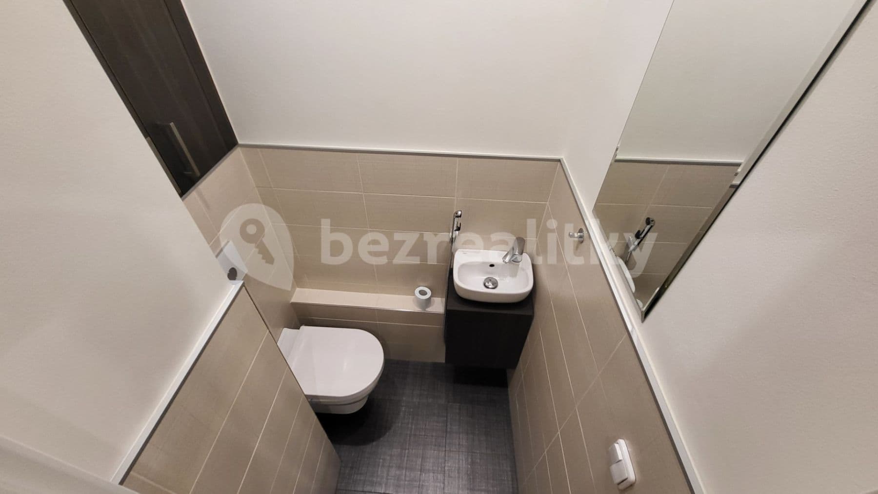 Prenájom bytu 2-izbový 66 m², Herálecká Ⅳ, Praha, Praha Prenájom bytu 2-izbový 66 m², Herálecká Ⅳ, Praha, Praha