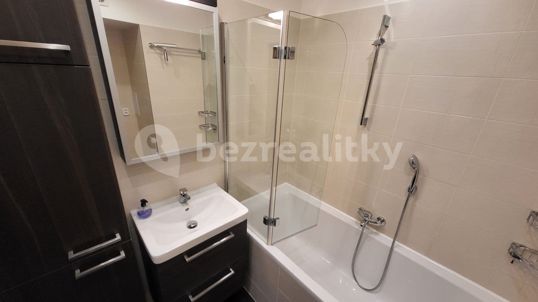 Prenájom bytu 2-izbový 66 m², Herálecká Ⅳ, Praha, Praha Prenájom bytu 2-izbový 66 m², Herálecká Ⅳ, Praha, Praha