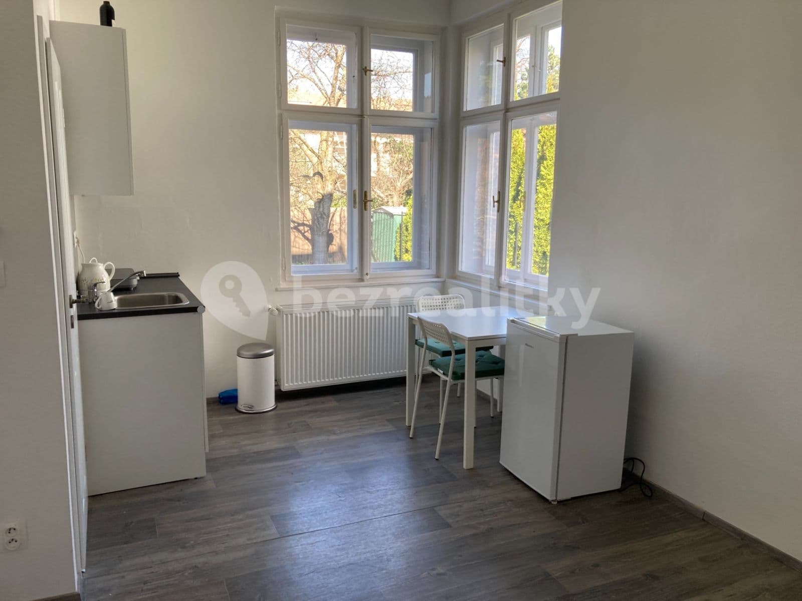 Prenájom bytu 1-izbový 20 m², Lužova, Brno, Jihomoravský kraj Prenájom bytu 1-izbový 20 m², Lužova, Brno, Jihomoravský kraj