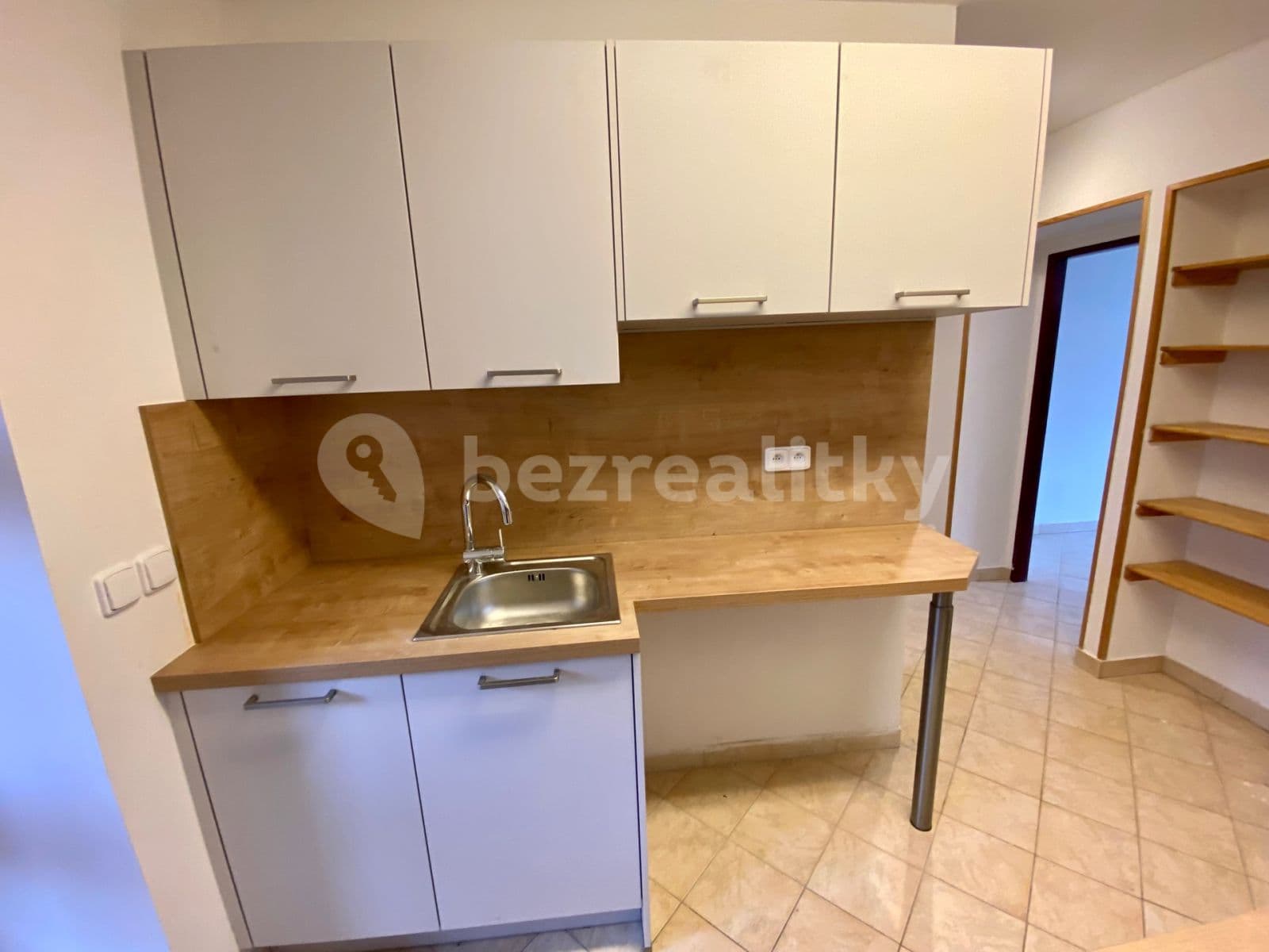 Prenájom bytu 1-izbový 37 m², Husova, Zlonice, Středočeský kraj Prenájom bytu 1-izbový 37 m², Husova, Zlonice, Středočeský kraj