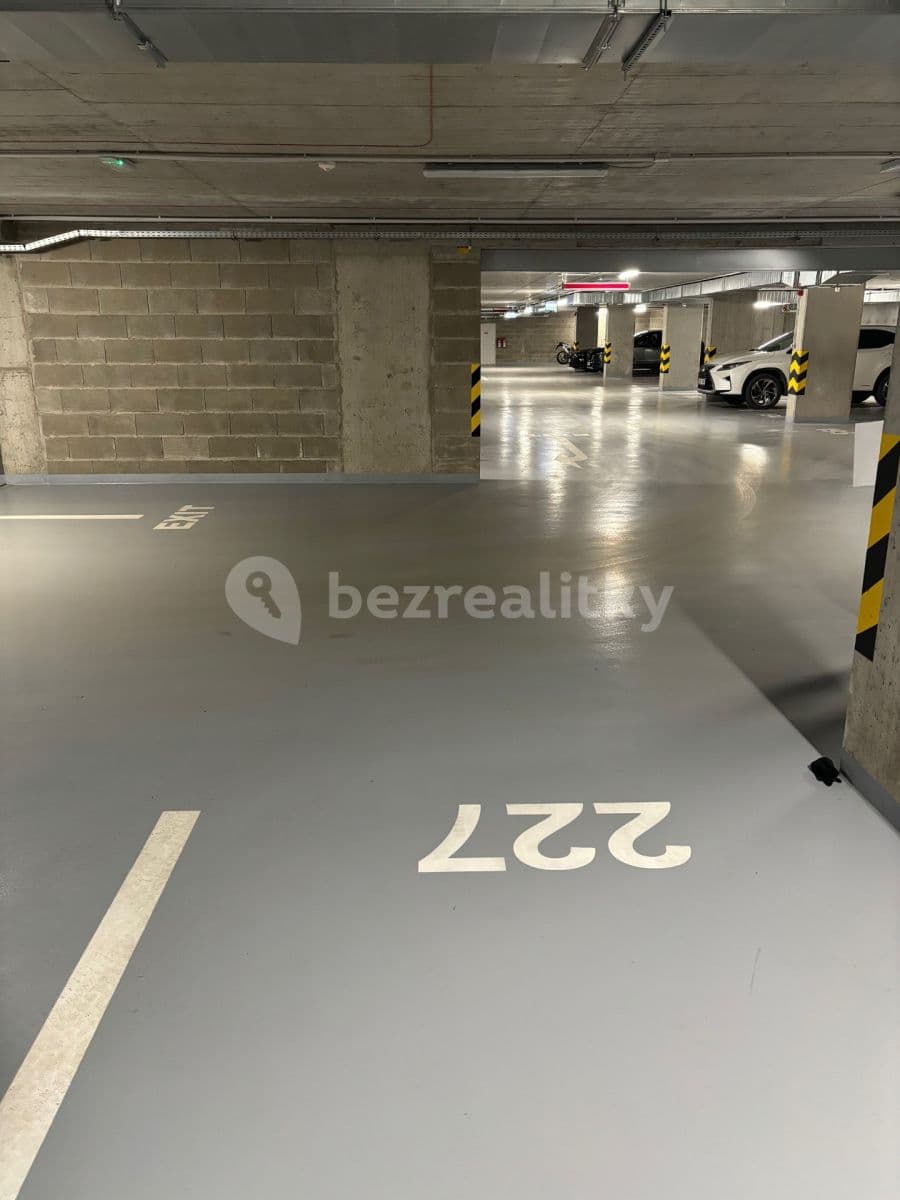 Prenájom garáže 13 m², Čerpadlová, Praha, Praha Prenájom garáže 13 m², Čerpadlová, Praha, Praha