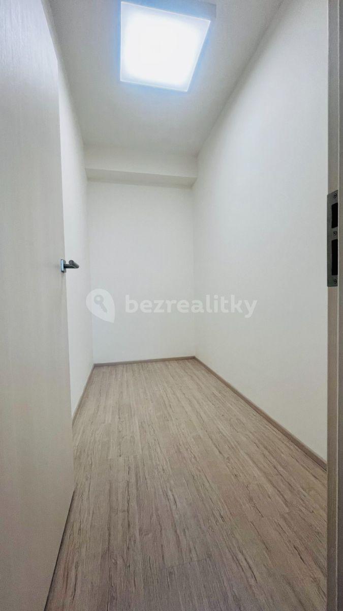 Prenájom bytu 2-izbový 61 m², Sportovní, Brno, Jihomoravský kraj