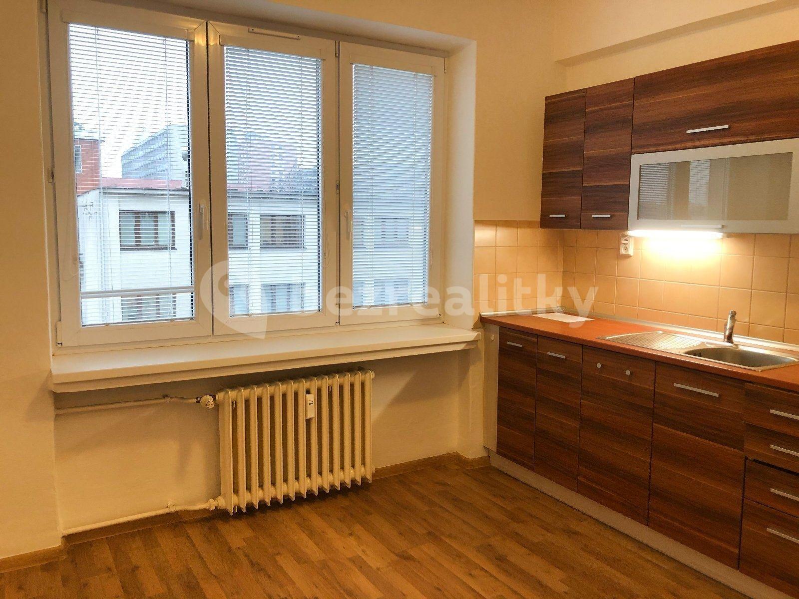 Prenájom bytu 3-izbový 72 m², Hrušovská, Ostrava, Moravskoslezský kraj