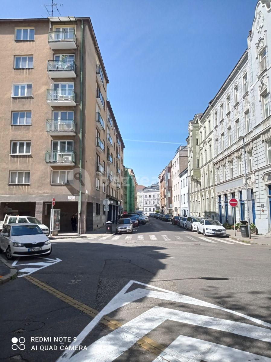 Prenájom bytu 3-izbový 73 m², Medená, Bratislava - mestská časť Staré Mesto, Bratislavský kraj