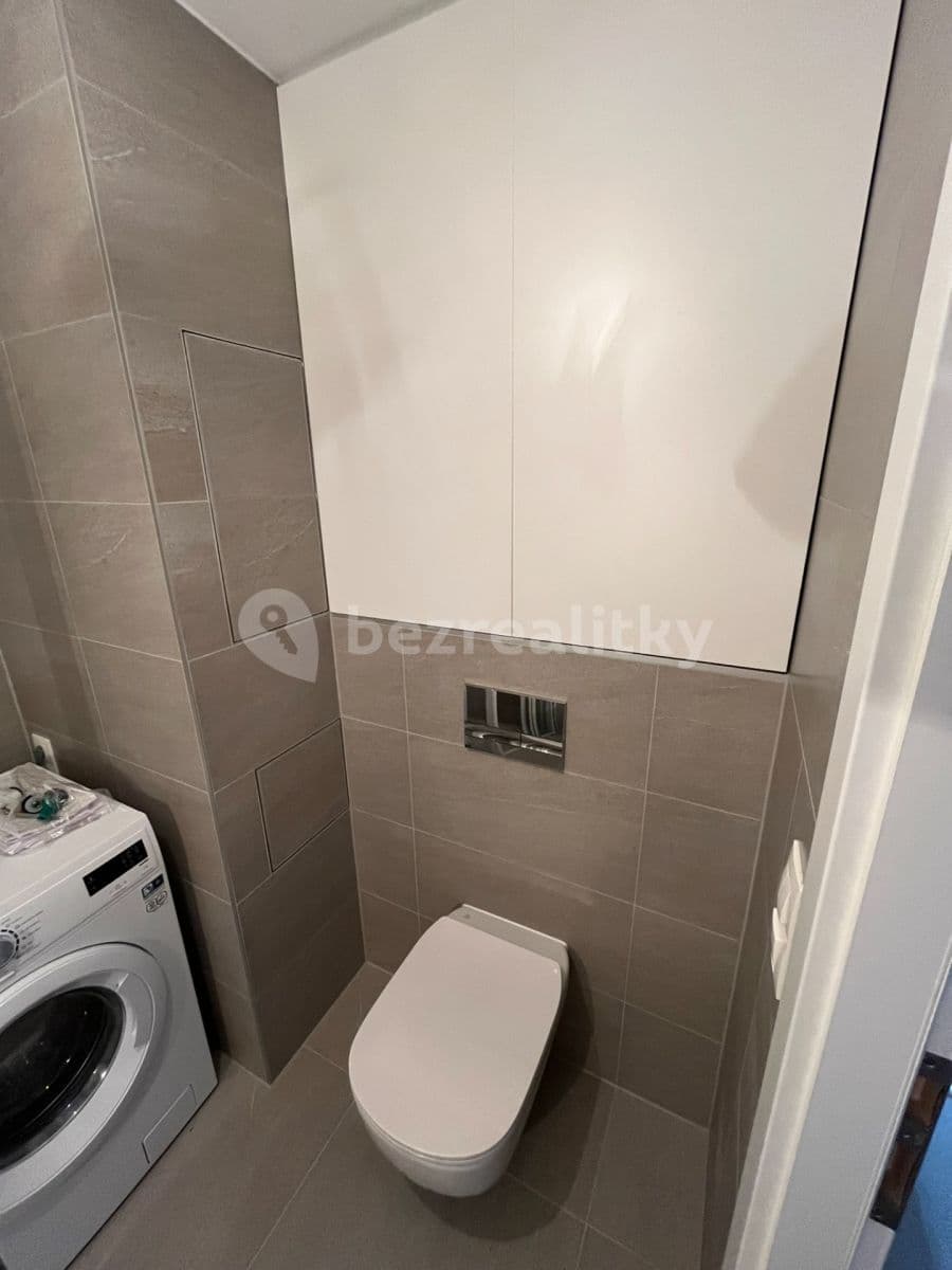 Prenájom bytu 1-izbový 32 m², Milánská, Praha, Praha Prenájom bytu 1-izbový 32 m², Milánská, Praha, Praha