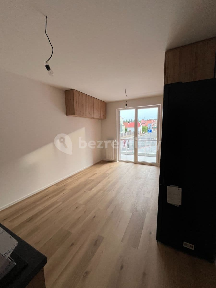 Prenájom bytu 1-izbový 32 m², Milánská, Praha, Praha Prenájom bytu 1-izbový 32 m², Milánská, Praha, Praha
