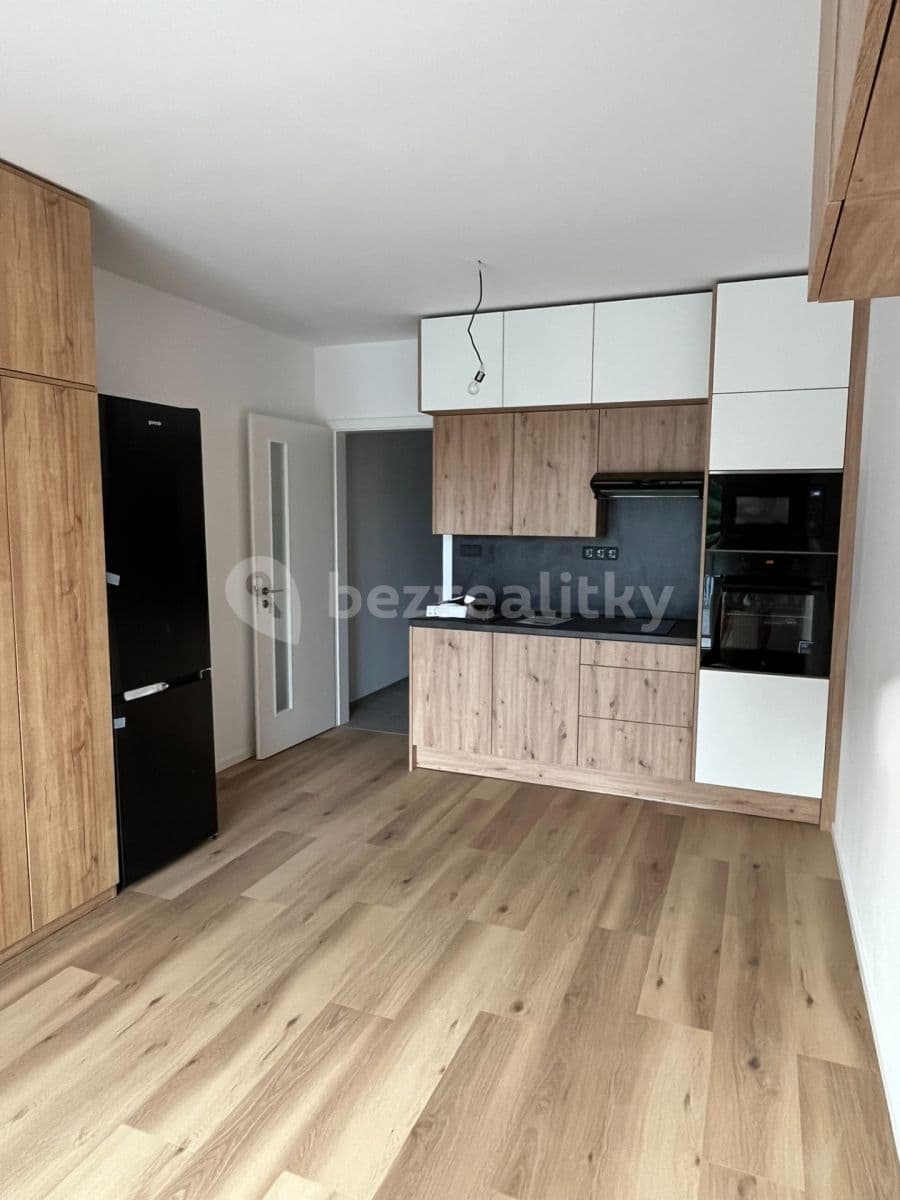 Prenájom bytu 1-izbový 32 m², Milánská, Praha, Praha Prenájom bytu 1-izbový 32 m², Milánská, Praha, Praha