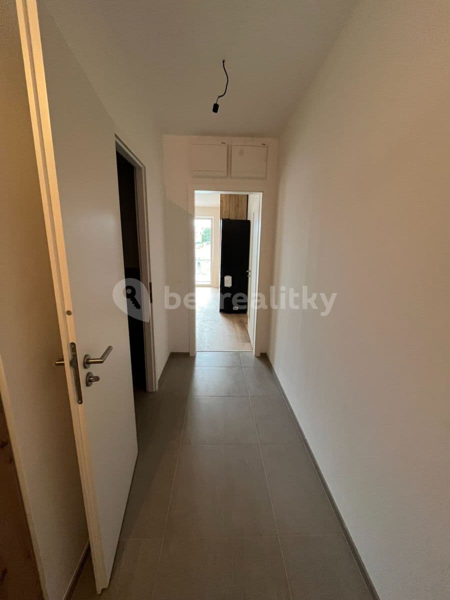 Prenájom bytu 1-izbový 32 m², Milánská, Praha, Praha Prenájom bytu 1-izbový 32 m², Milánská, Praha, Praha