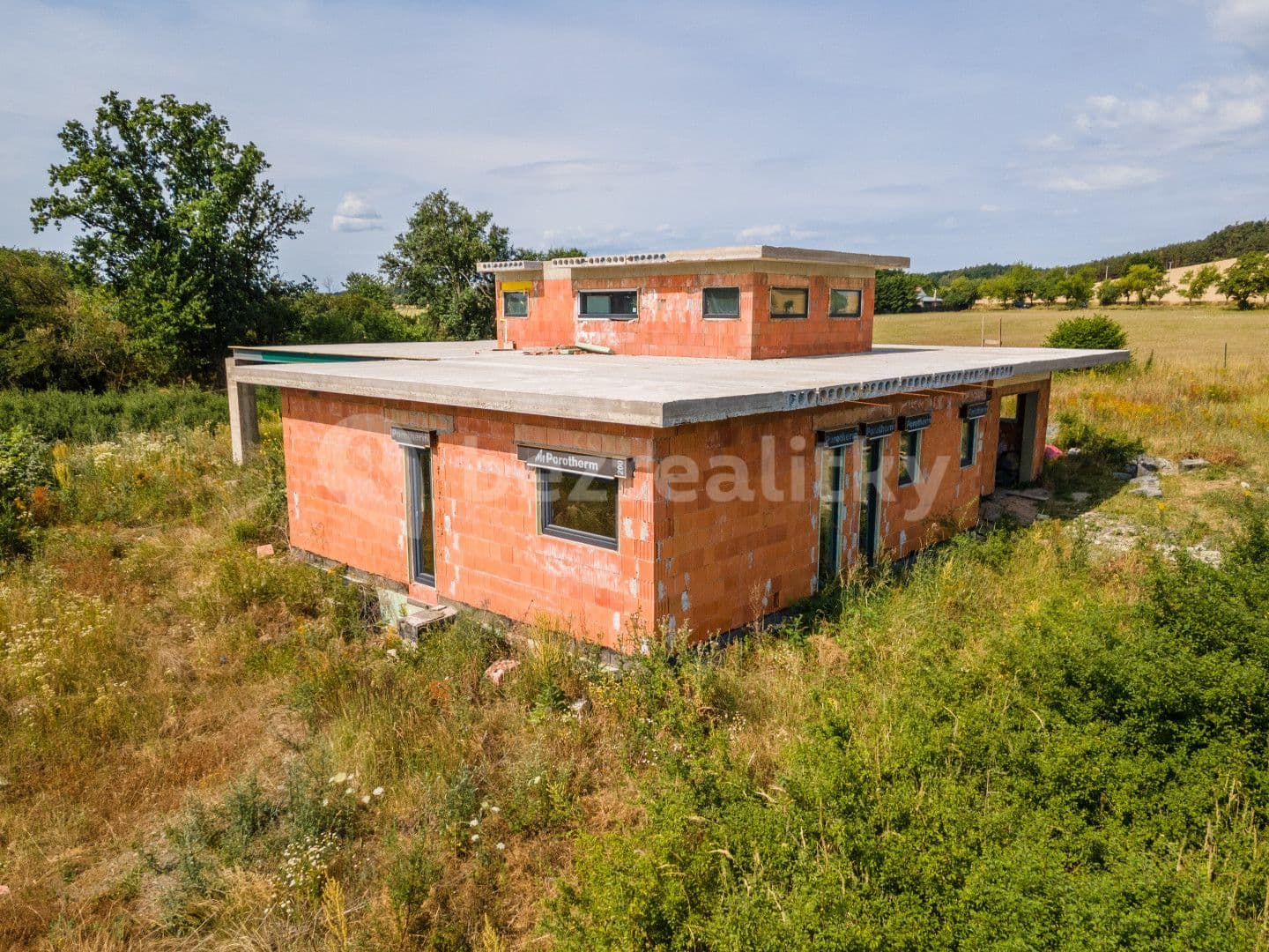 Predaj pozemku 3.294 m², Buš, Středočeský kraj