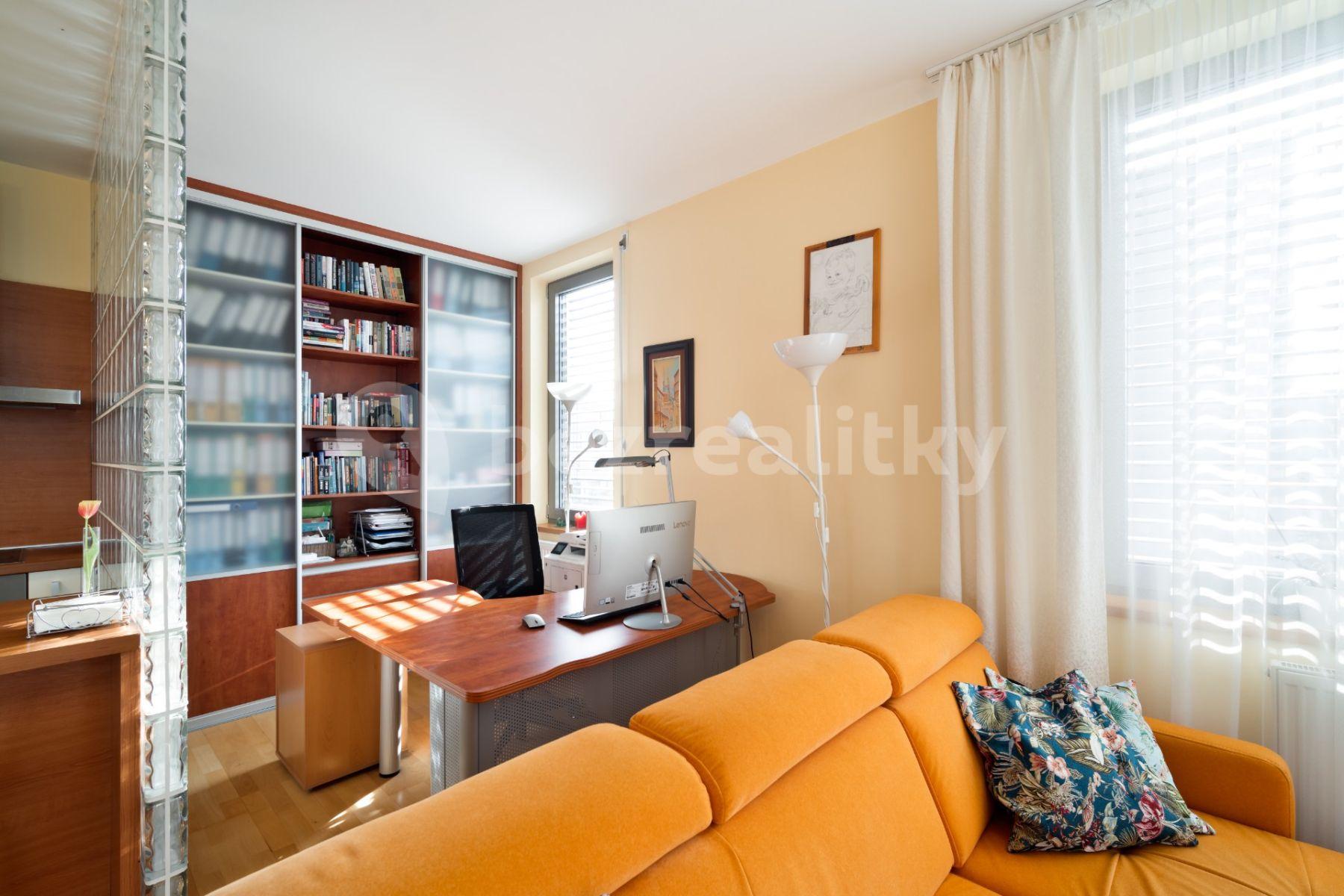 Predaj bytu 3-izbový 90 m², Valečovská, Praha, Praha