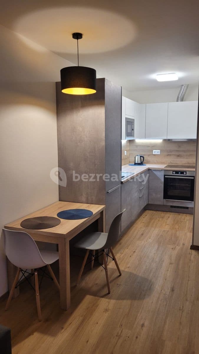 Prenájom bytu 2-izbový 50 m², Podkrušnohorská, Litvínov, Ústecký kraj Prenájom bytu 2-izbový 50 m², Podkrušnohorská, Litvínov, Ústecký kraj