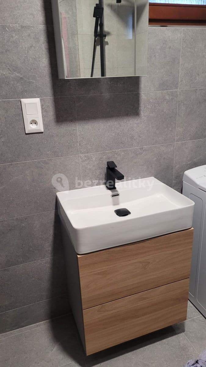 Prenájom bytu 2-izbový 50 m², Podkrušnohorská, Litvínov, Ústecký kraj Prenájom bytu 2-izbový 50 m², Podkrušnohorská, Litvínov, Ústecký kraj