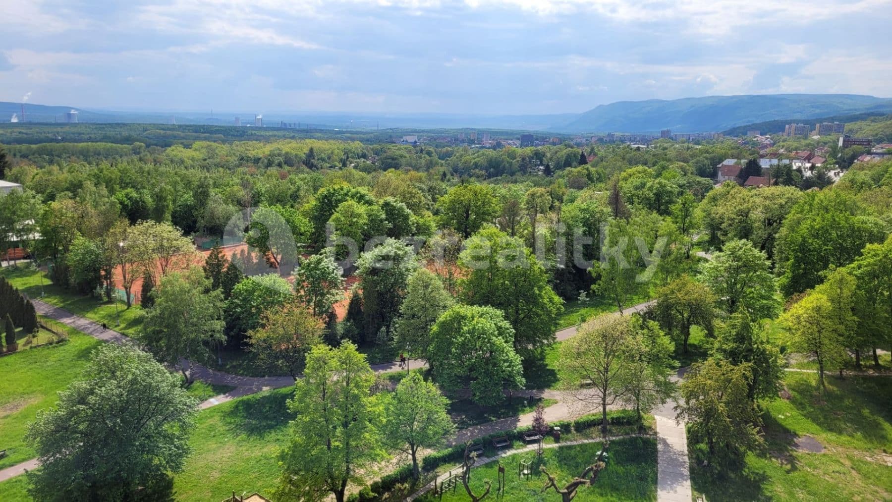 Prenájom bytu 2-izbový 50 m², Podkrušnohorská, Litvínov, Ústecký kraj Prenájom bytu 2-izbový 50 m², Podkrušnohorská, Litvínov, Ústecký kraj