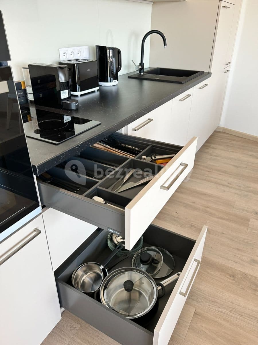 Prenájom bytu 1-izbový 46 m², Klapálkova, Praha, Praha Prenájom bytu 1-izbový 46 m², Klapálkova, Praha, Praha