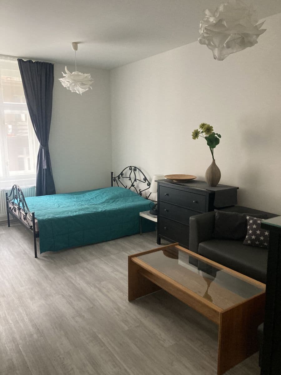 Prenájom bytu 56 m², Slovinská, Praha, Praha Prenájom bytu 56 m², Slovinská, Praha, Praha