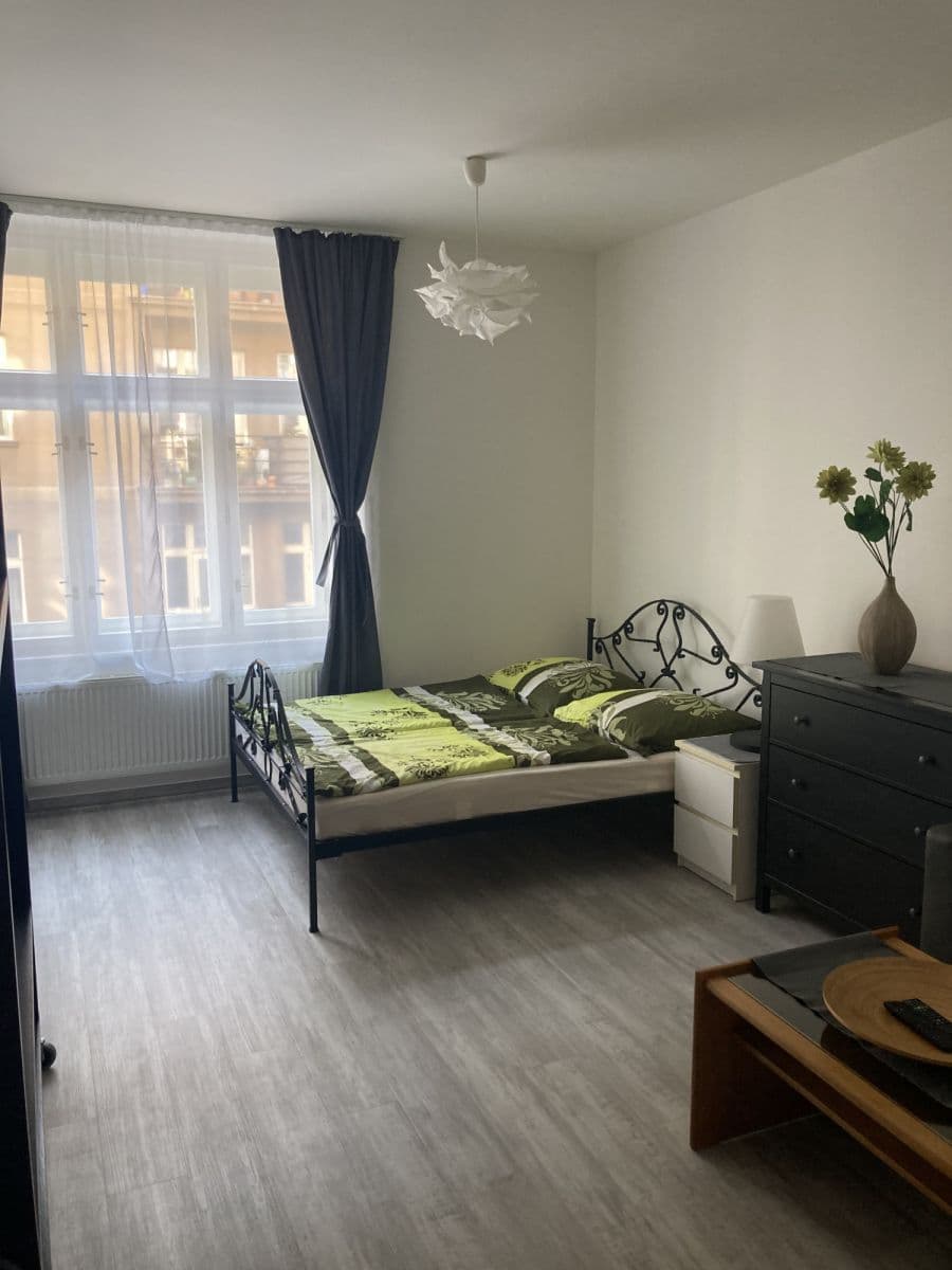 Prenájom bytu 56 m², Slovinská, Praha, Praha Prenájom bytu 56 m², Slovinská, Praha, Praha