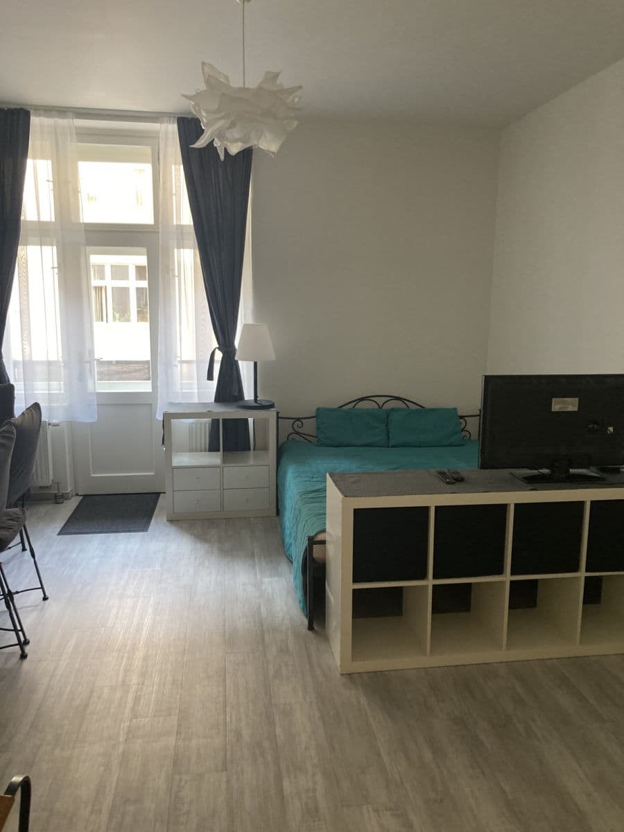 Prenájom bytu 56 m², Slovinská, Praha, Praha Prenájom bytu 56 m², Slovinská, Praha, Praha