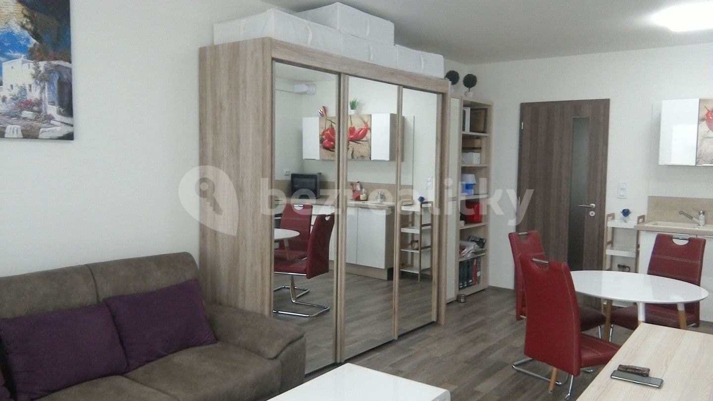 Predaj bytu 1-izbový 40 m², Zvěřinova, Praha, Praha