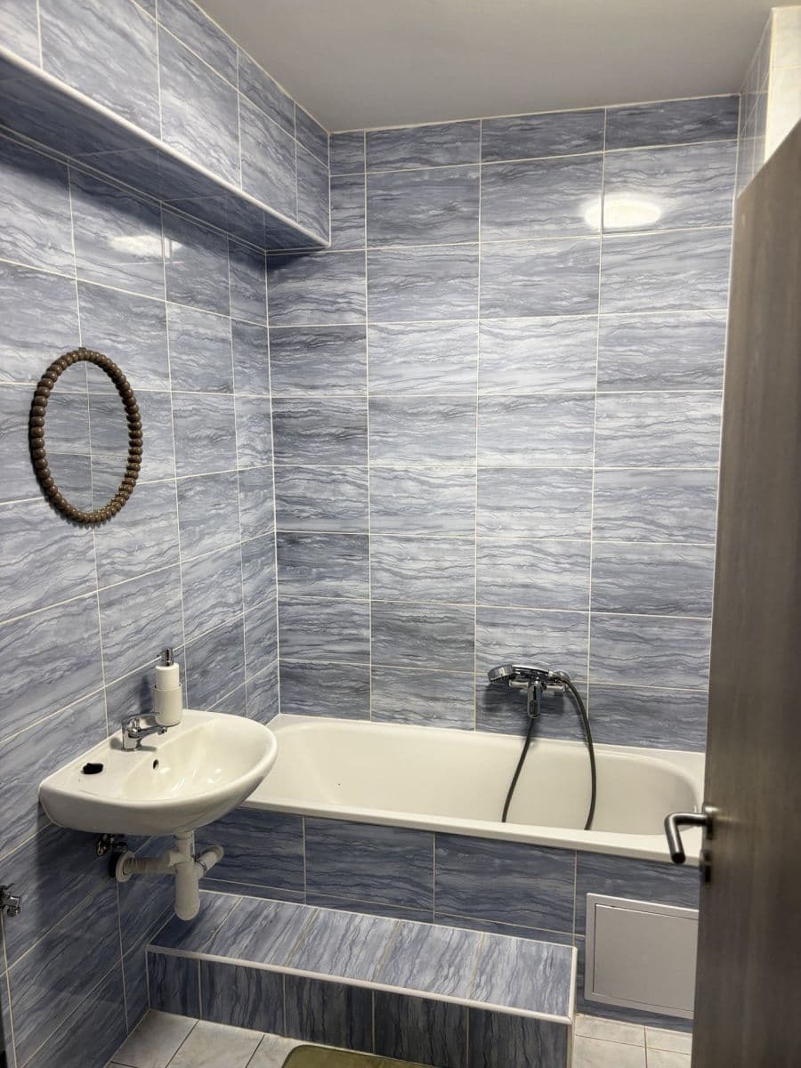 Prenájom bytu 1-izbový 40 m², Jeronýmova, Liberec, Liberecký kraj Prenájom bytu 1-izbový 40 m², Jeronýmova, Liberec, Liberecký kraj