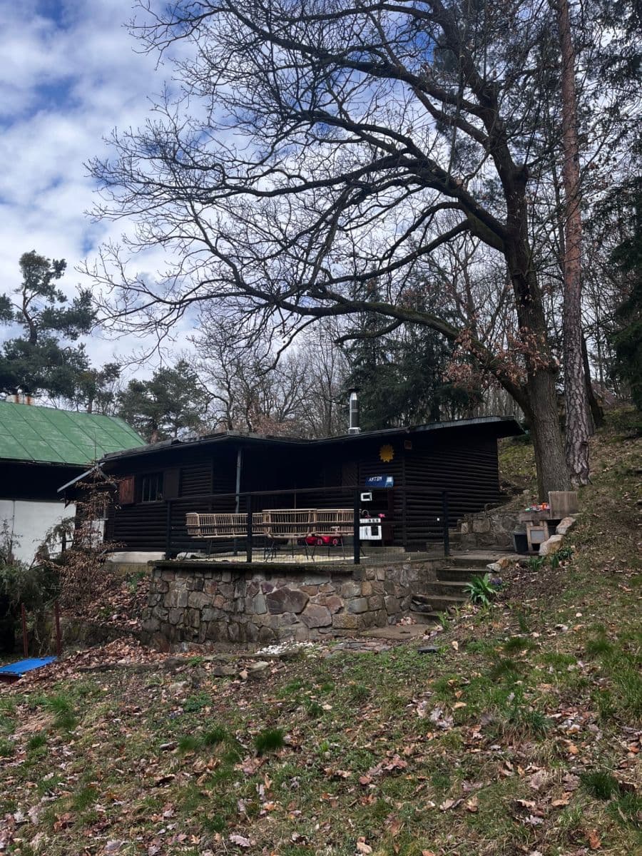 Predaj rekreačného objektu 28 m², pozemek 28 m², Mníšek pod Brdy, Středočeský kraj Predaj rekreačného objektu 28 m², pozemek 28 m², Mníšek pod Brdy, Středočeský kraj