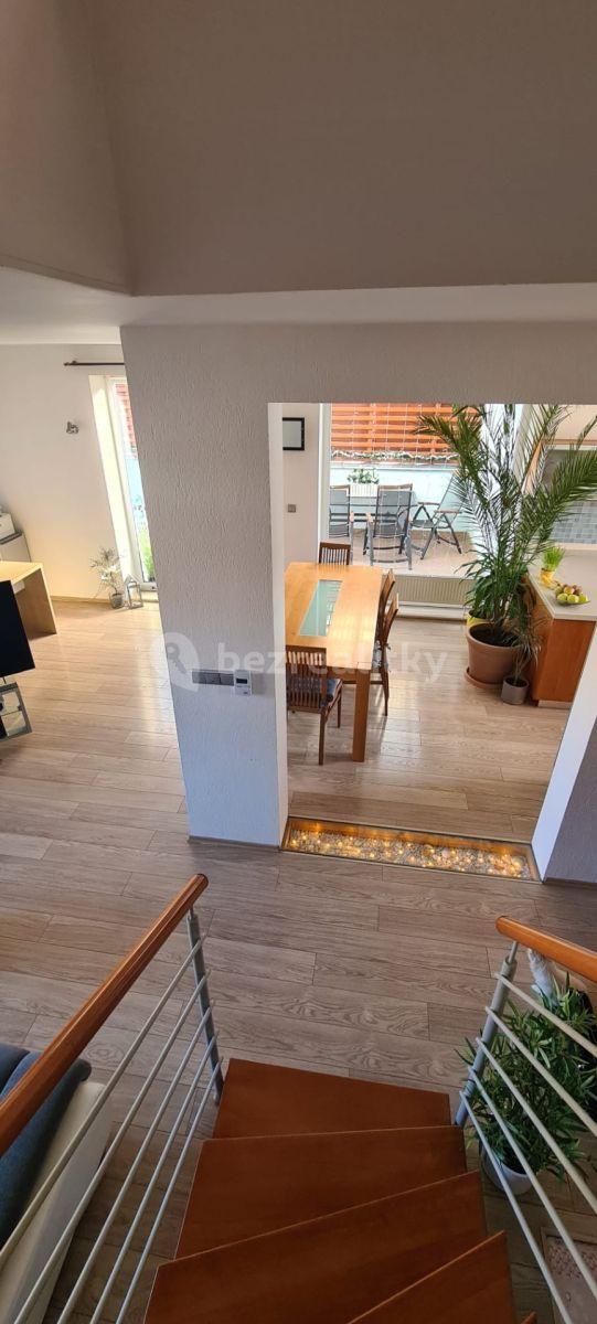 Prenájom bytu 4-izbový 126 m², Metelkova, Kuřim, Jihomoravský kraj