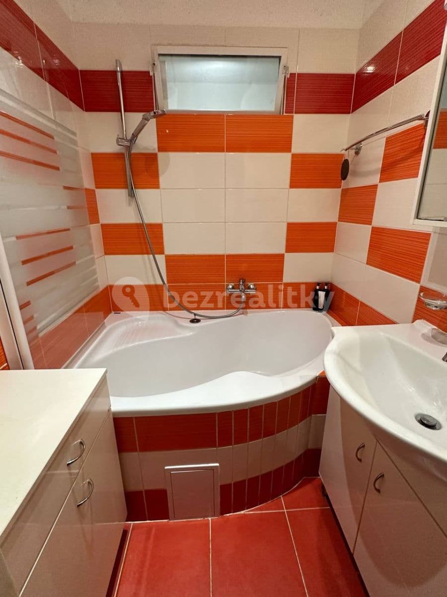 Prenájom bytu 3-izbový 58 m², Želivecká, Praha, Praha Prenájom bytu 3-izbový 58 m², Želivecká, Praha, Praha