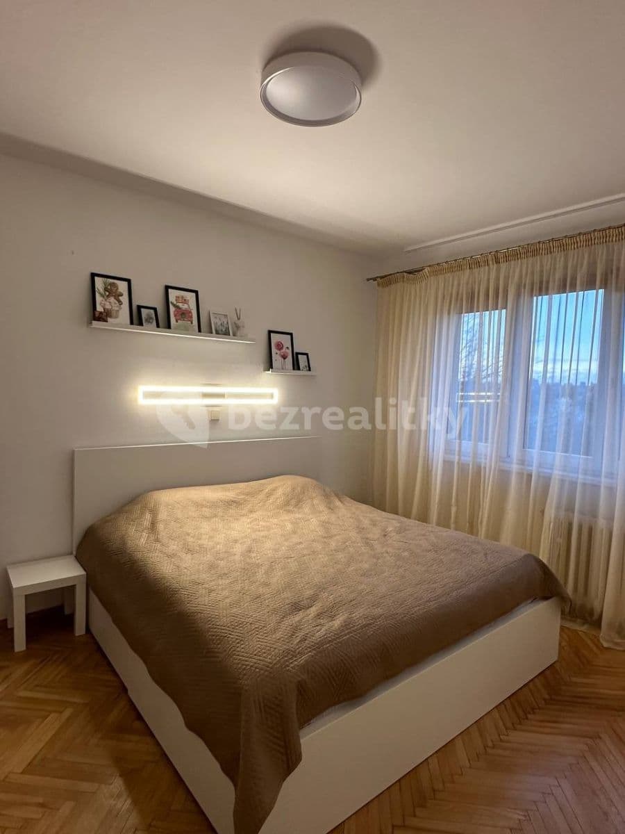 Prenájom bytu 3-izbový 58 m², Želivecká, Praha, Praha Prenájom bytu 3-izbový 58 m², Želivecká, Praha, Praha