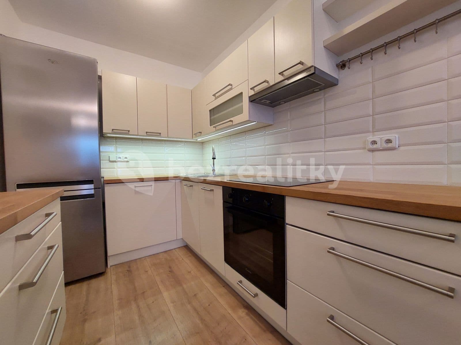 Prenájom bytu 2-izbový 43 m², Ciolkovského, Praha, Praha Prenájom bytu 2-izbový 43 m², Ciolkovského, Praha, Praha