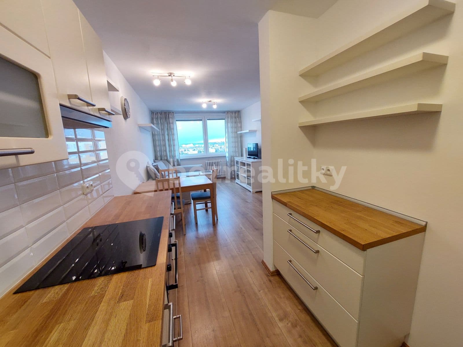 Prenájom bytu 2-izbový 43 m², Ciolkovského, Praha, Praha Prenájom bytu 2-izbový 43 m², Ciolkovského, Praha, Praha