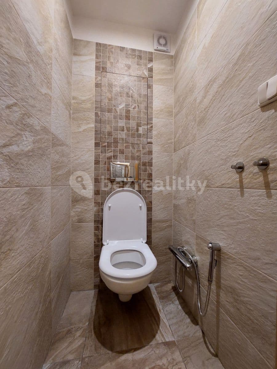 Prenájom bytu 2-izbový 43 m², Ciolkovského, Praha, Praha Prenájom bytu 2-izbový 43 m², Ciolkovského, Praha, Praha