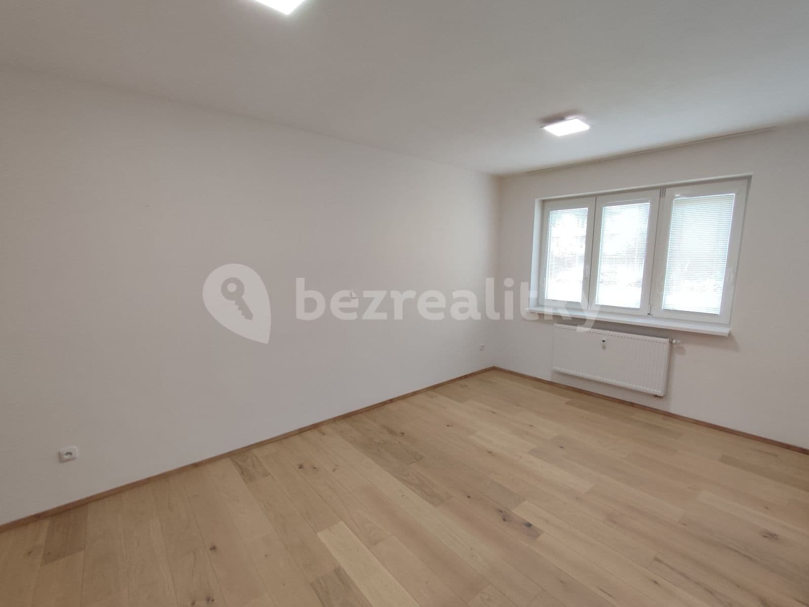 Prenájom bytu 1-izbový 40 m², Dunajevského, Brno, Jihomoravský kraj Prenájom bytu 1-izbový 40 m², Dunajevského, Brno, Jihomoravský kraj