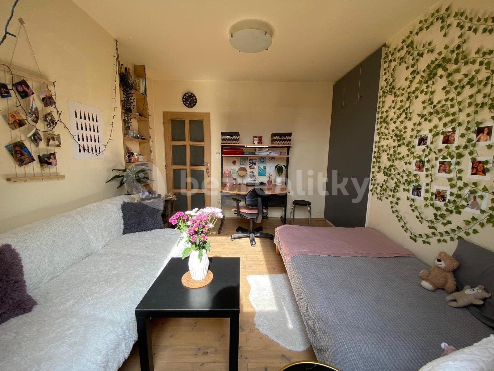 Prenájom bytu 4-izbový 100 m², K Horoměřicům, Praha, Praha